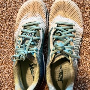 Altra Provision 4 Road-Running Shoes - Women's size 10